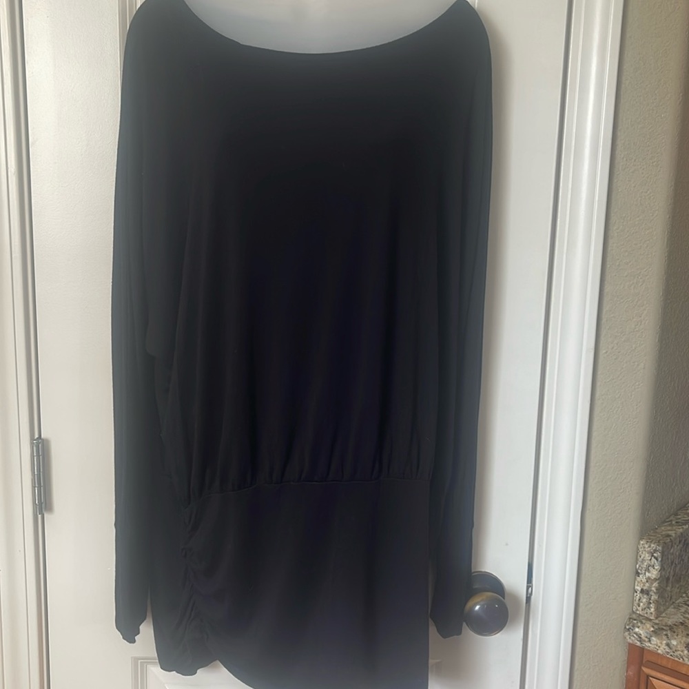Black dolman sleeve wide band at bottom with ruching at side size XL